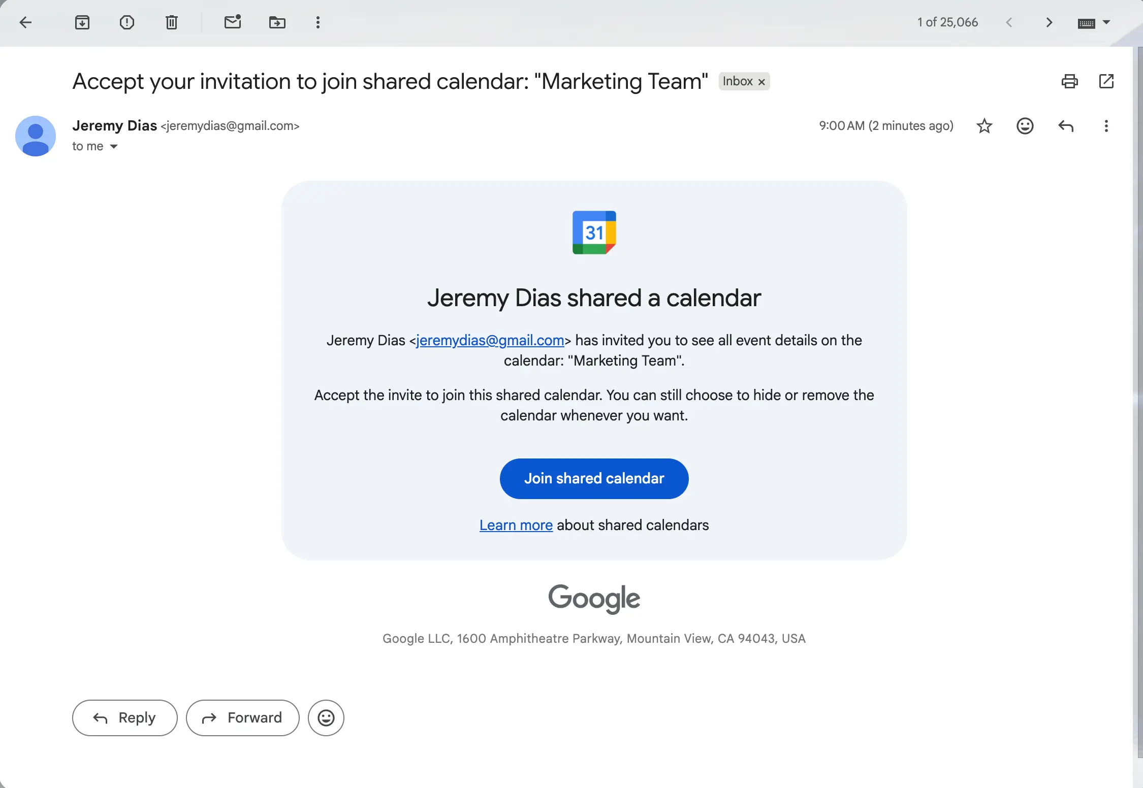 Los miembros del equipo hacen clic en Añadir este calendario en la invitación por correo