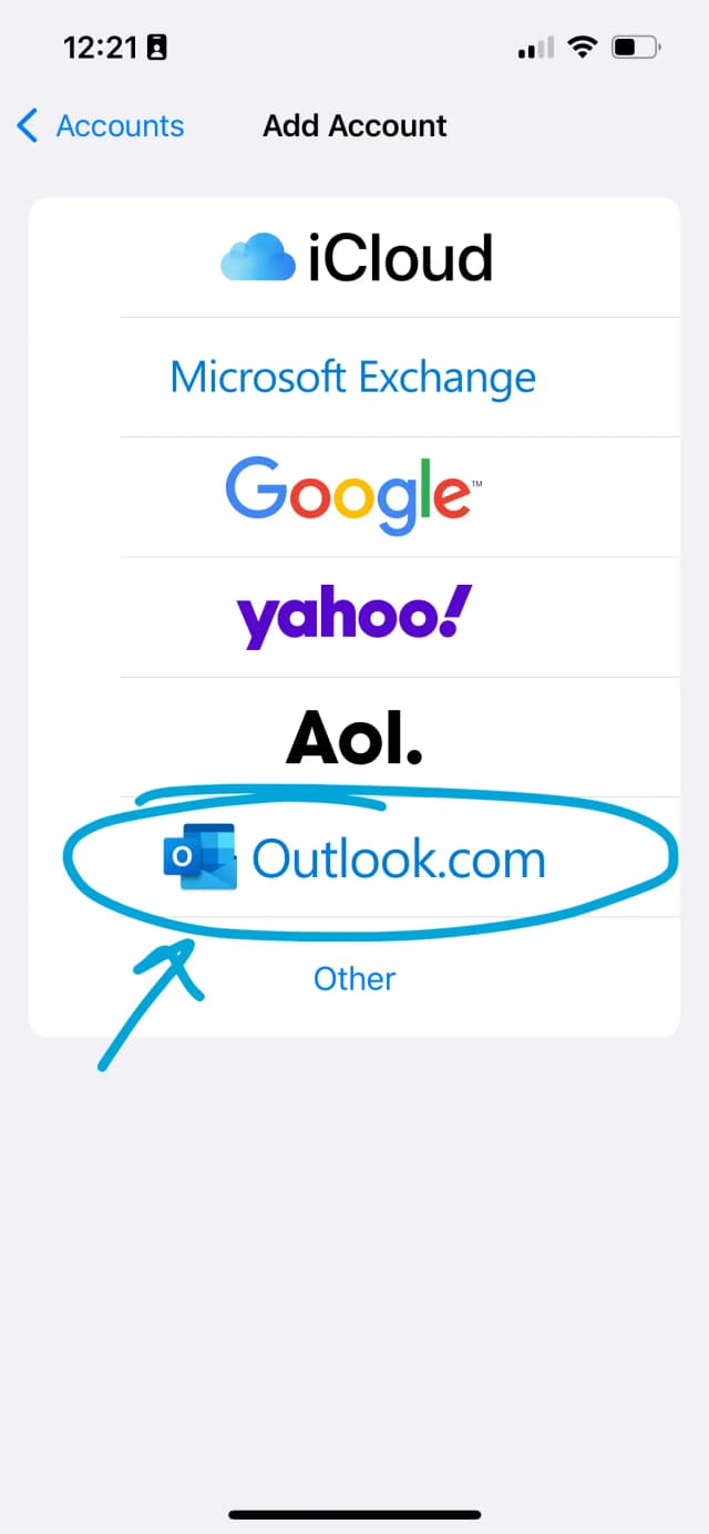 「Outlook.com」をタップ